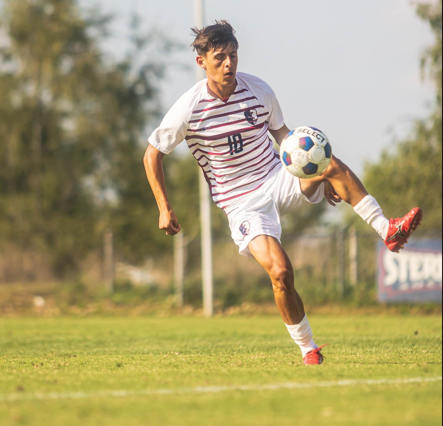 Warriors battle Bluejays, fall short in second half